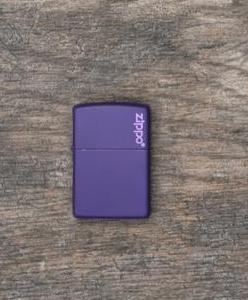  Зажигалка Zippo Classic с покрытием Purple Matte